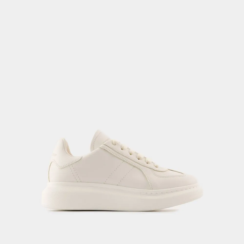 ALEXANDER MCQUEEN Oversized Women’s Sneakers - FW24 Collection