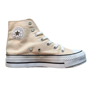 Converse All Stars Chuck Taylor in Natural Ivory - Size EU 39 / UK 6 / US 7