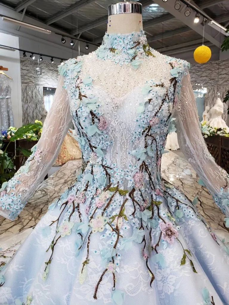 Light Blue Ball Gown Wedding Dresses with Lace Flowers Beading Quinceanera Dresses N1628