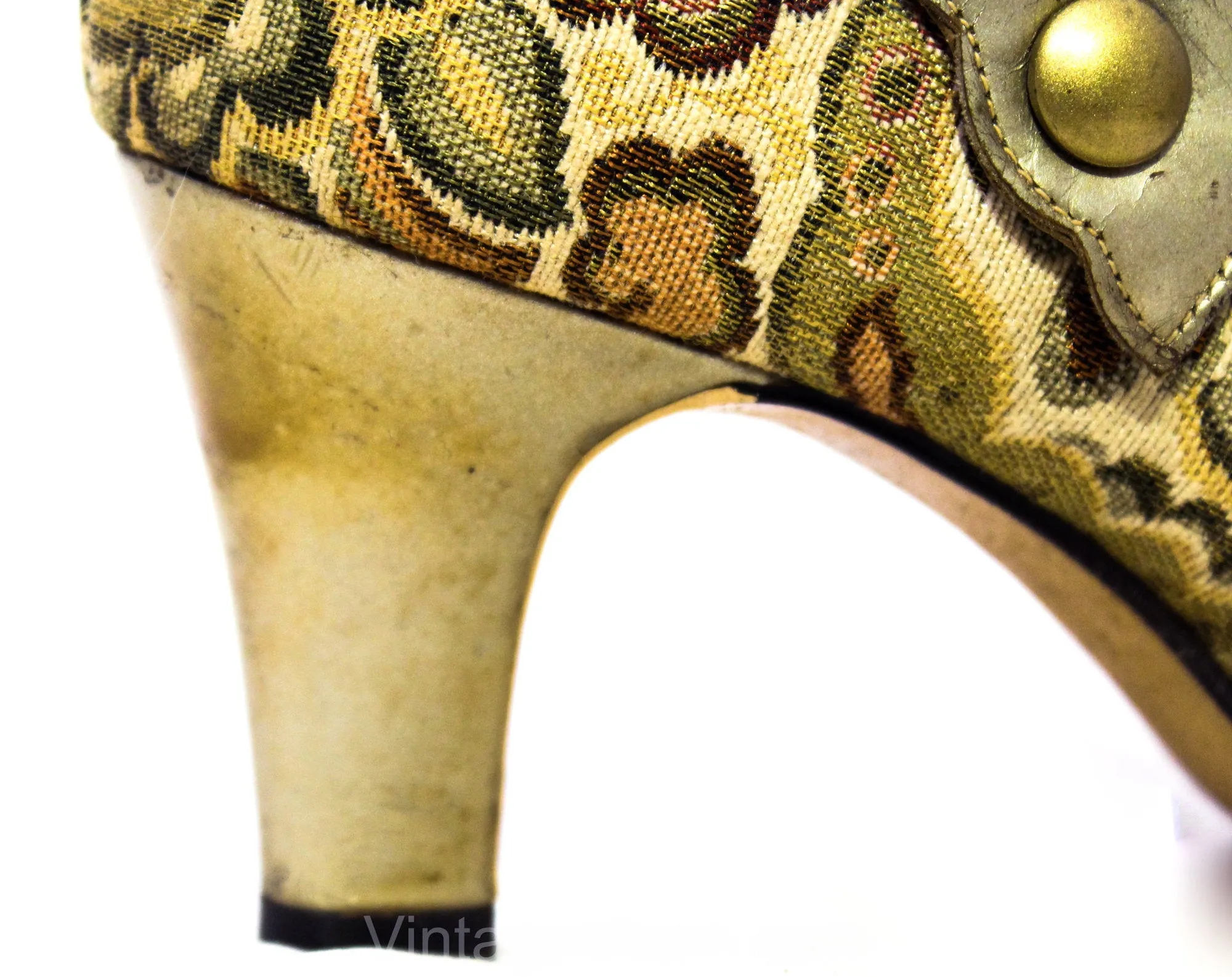 Size 4 Shoes - Antique Style 1960s Brocade Pumps with Romantic Style - 4B Taupe Sage Rouge Olive Neutral Floral & Metallic Leather 60s Heels