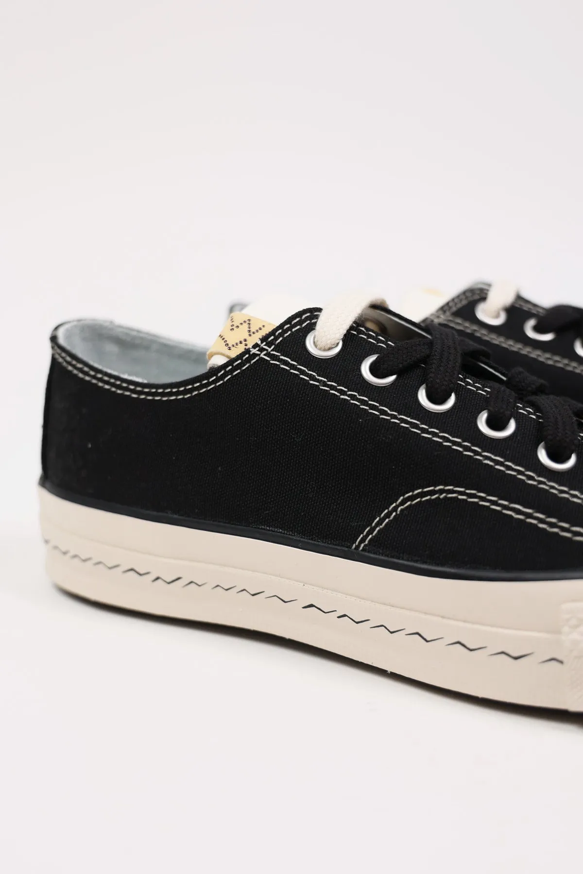 Skagway Lo Canvas - Black